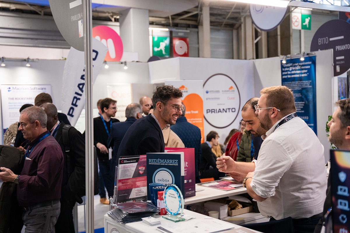 Les exposants au Salon des Maires Les exposants au Salon des Maires