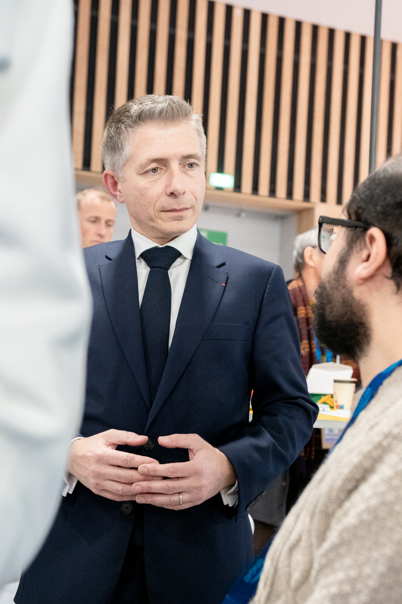 Gil Avérous, Ministre des sports, de la jeunesse et de la vie associative