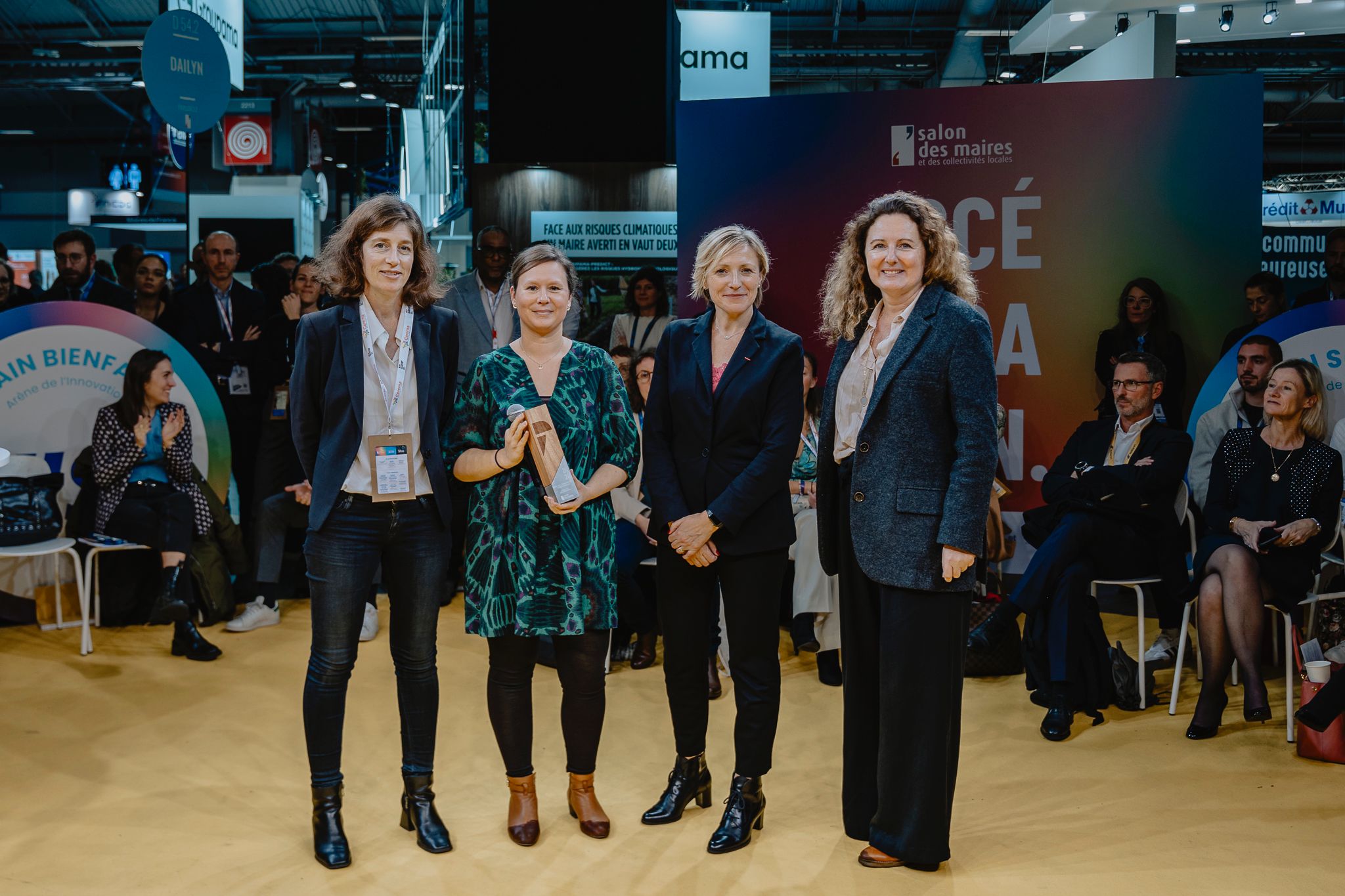 Lauréat des Prix de l'innovation 2024 catégorie Mobilités décarbonées : SNCF - Stations rurales des mobilités Lauréat des Prix de l'innovation 2024 catégorie Mobilités décarbonées : SNCF - Stations rurales des mobilités