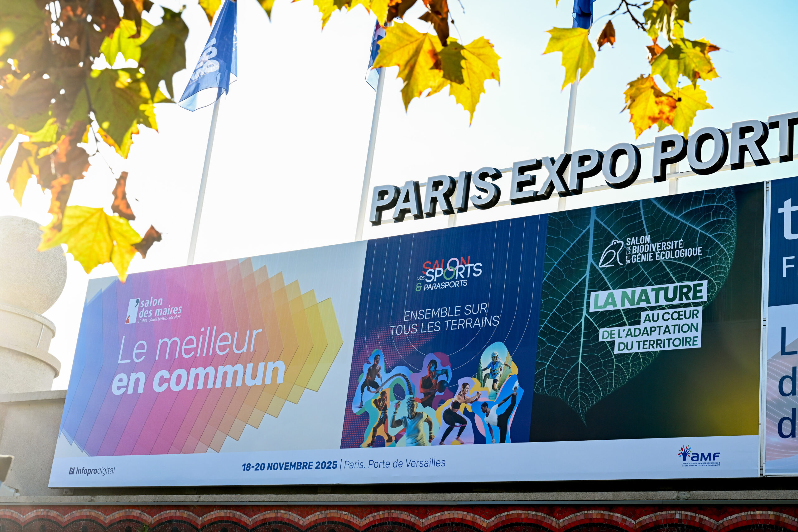 Bâche extérieure du Parc des expositions de la Porte de Versailles