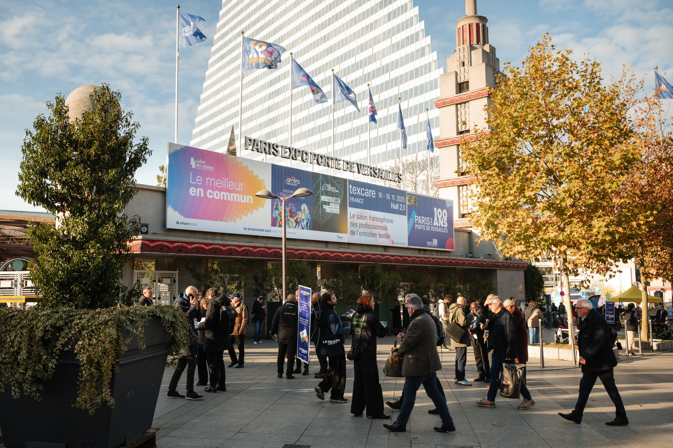 Bâche extérieure du Parc des expositions de la Porte de Versailles